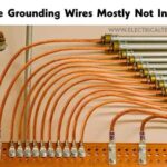 ¿Por qué el cable de conexión a tierra está desnudo y no aislado?